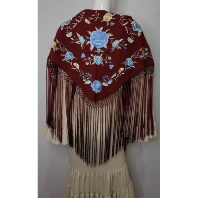 Mantón de seda Andrea Burdeos bordado en celeste