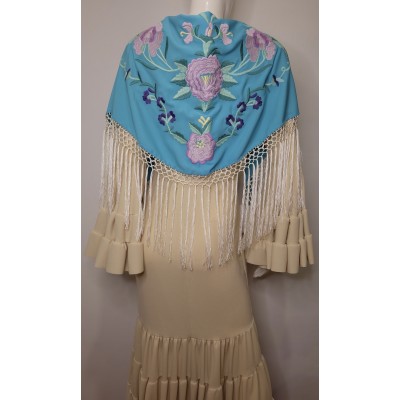 Mantón de seda celeste Bordado en lila