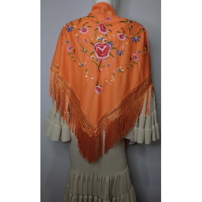 Mantón naranja bordado en tonos varios