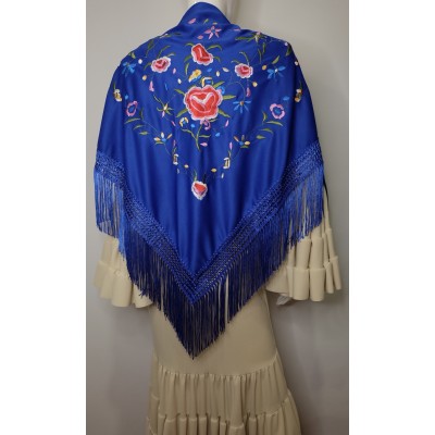 Mantón Azul Klein bordado en tonos varios