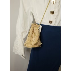 Bombonera camel detalles dorados