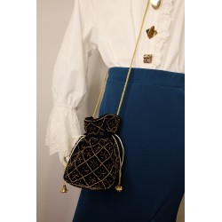 Bombonera negra detalles dorado